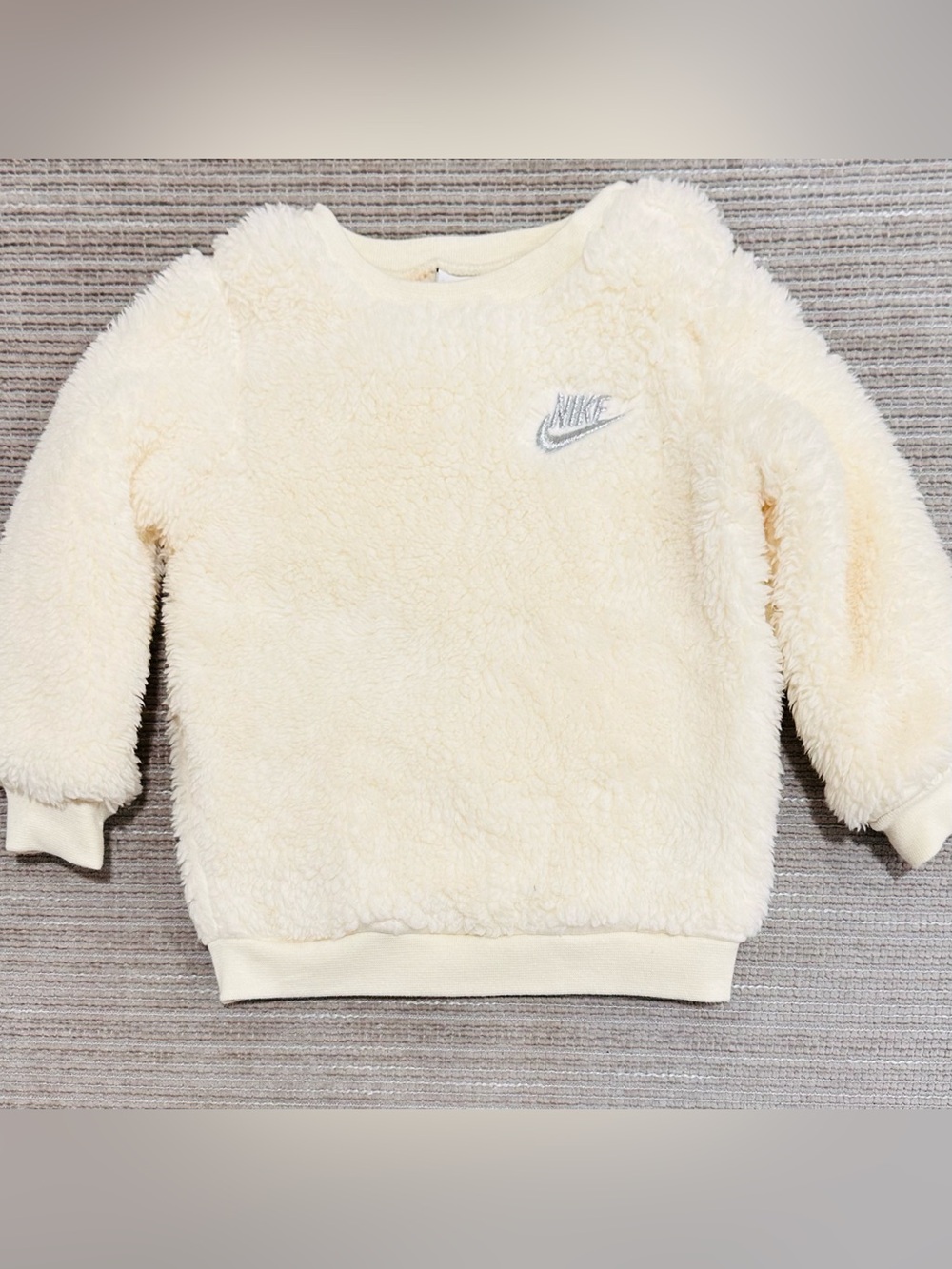 Nike Toddler Girls Sherpa Fleece Sweatshirt Cream Off-White Fuzzy Teddy Sz 9 M